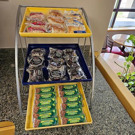 Days Inn By Wyndham Norfolk Airport Екстер'єр фото