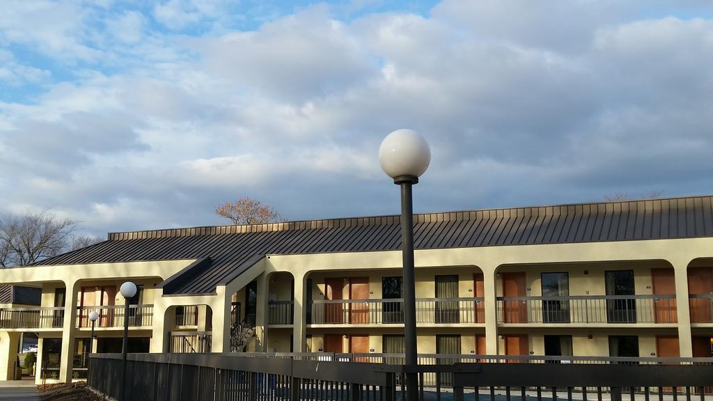 Days Inn By Wyndham Norfolk Airport Екстер'єр фото