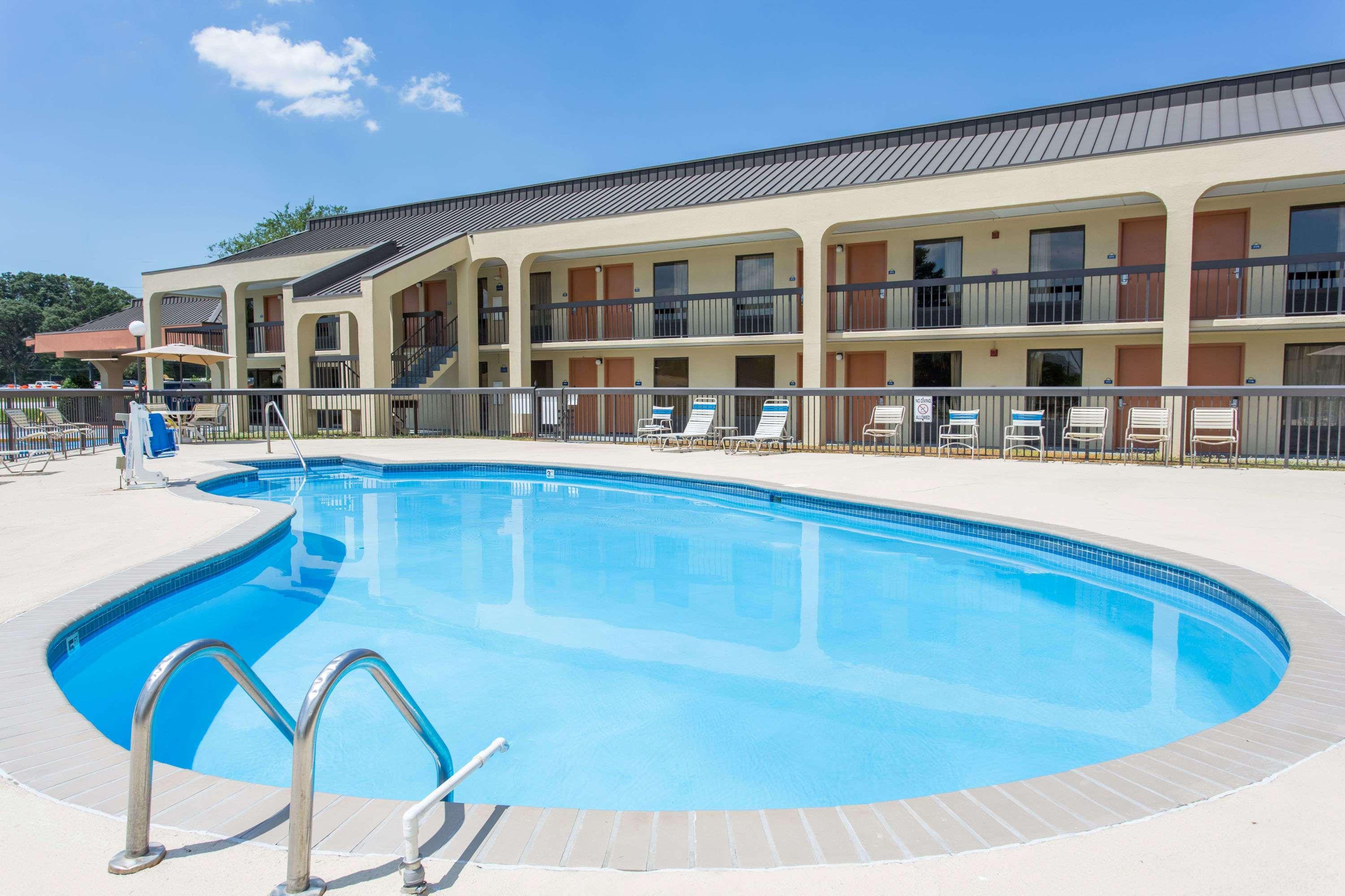 Days Inn By Wyndham Norfolk Airport Екстер'єр фото