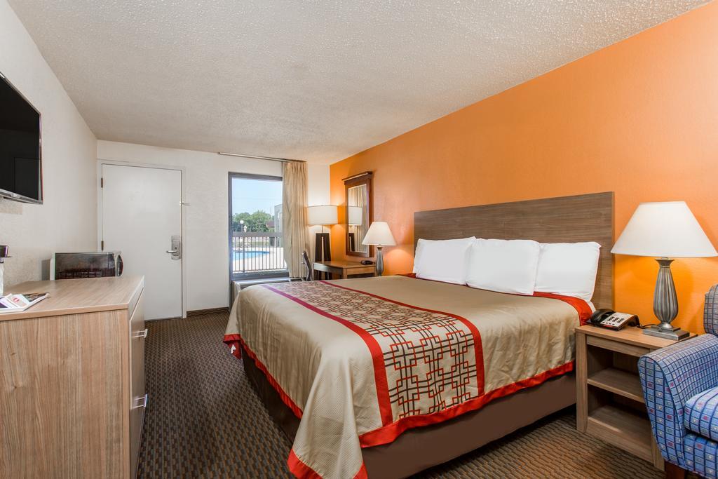 Days Inn By Wyndham Norfolk Airport Екстер'єр фото