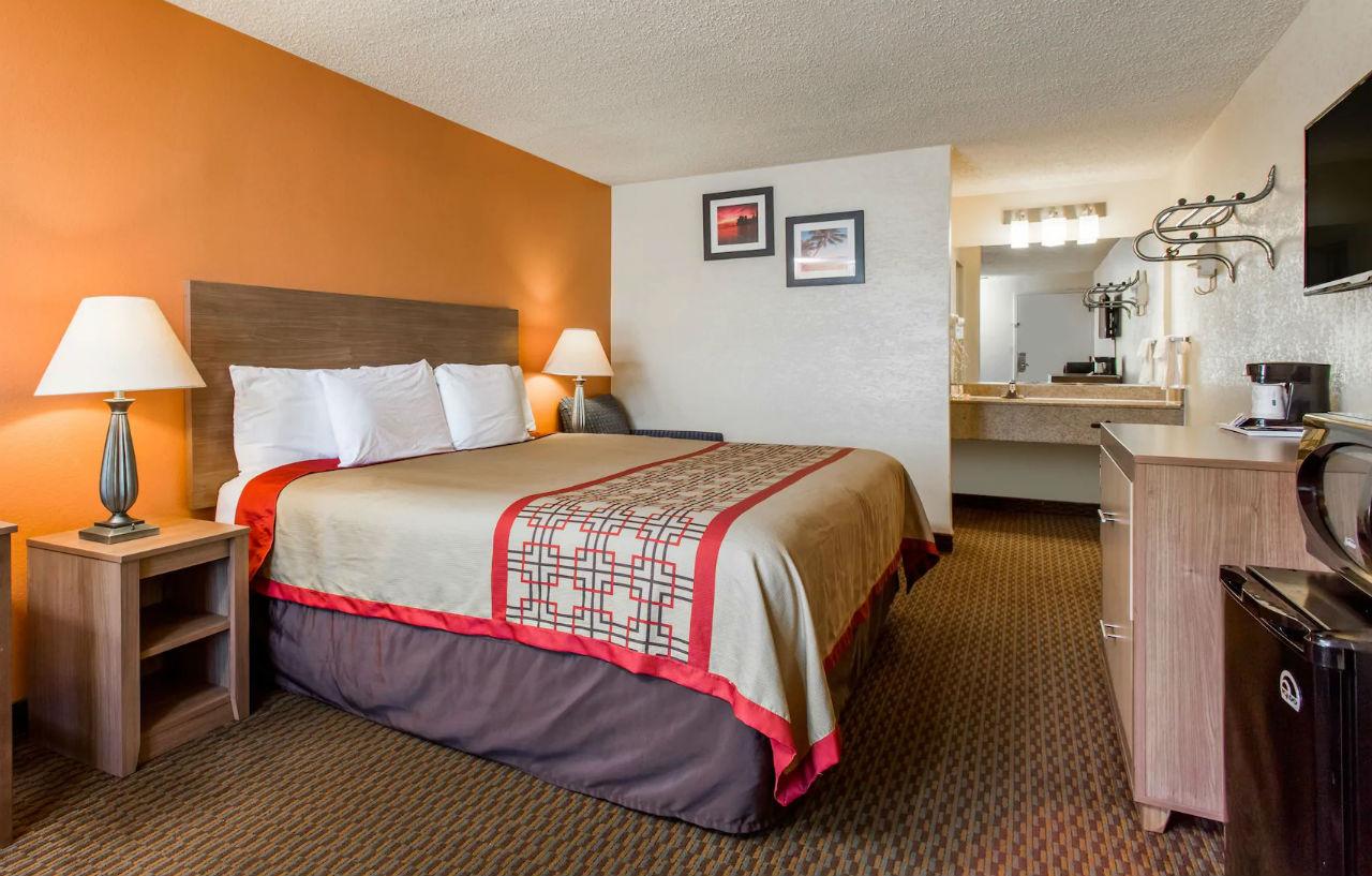 Days Inn By Wyndham Norfolk Airport Екстер'єр фото